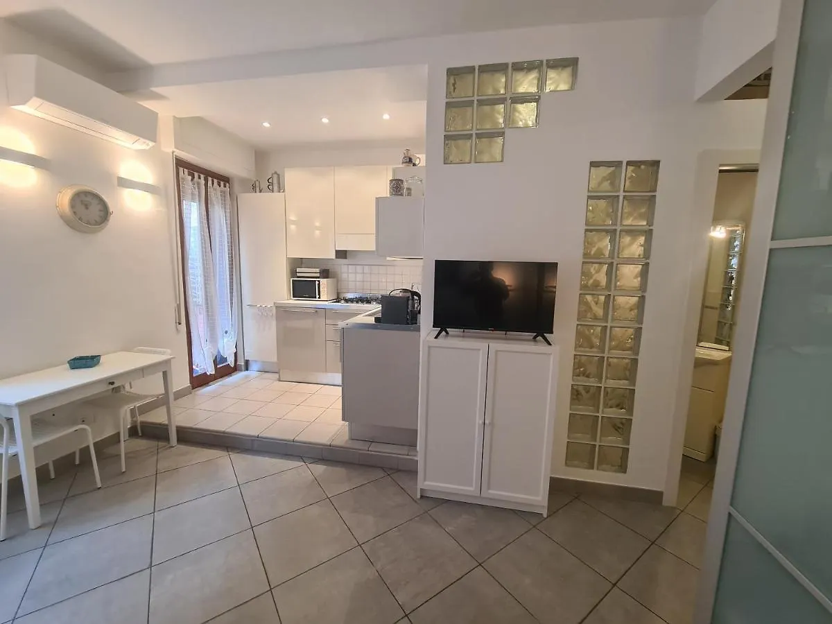 Nina Home 33 By Portofinovacanze Rapallo 0*,  Italy
